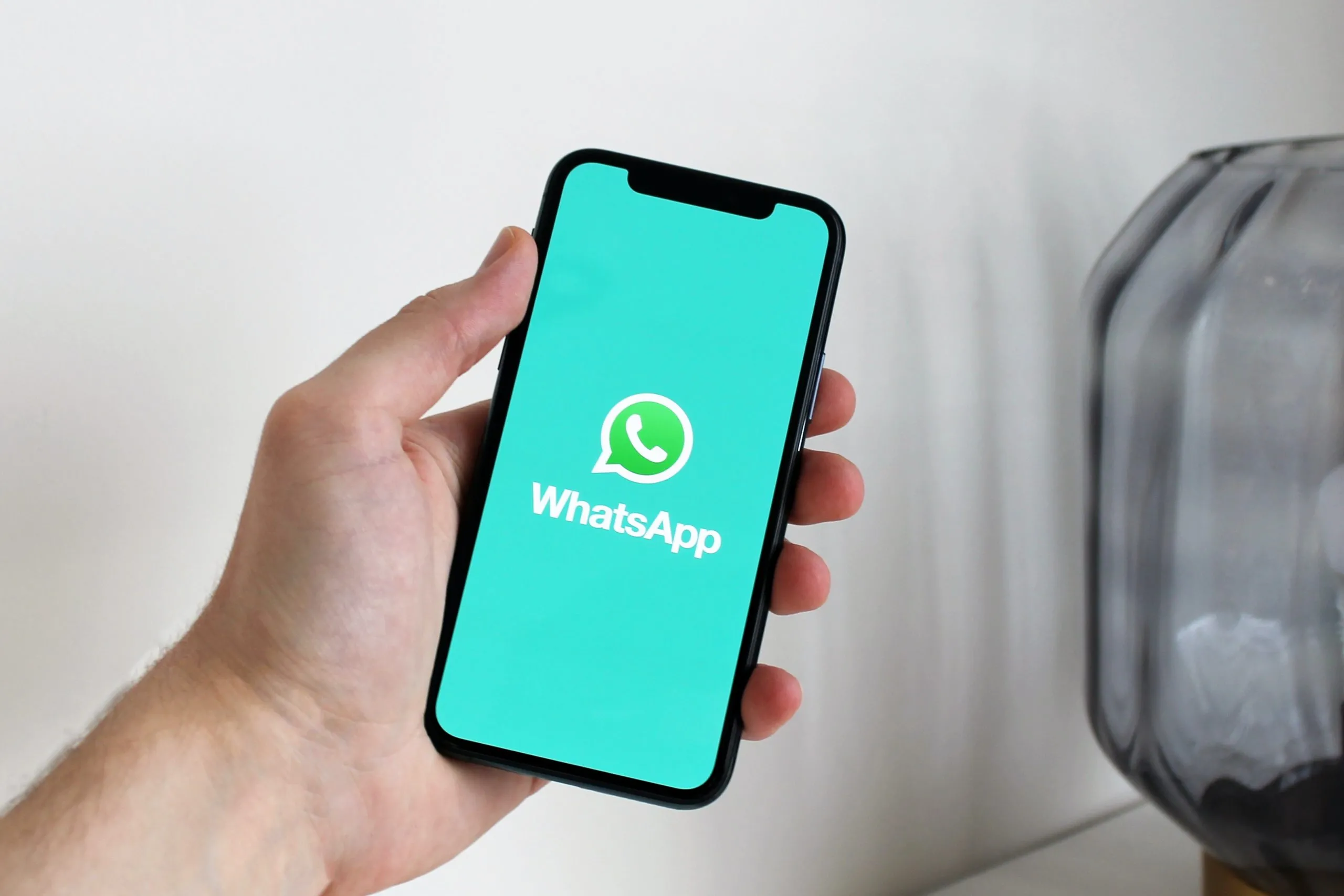 WhatsApp: arriva la possibilità di modificare i messaggi in chat